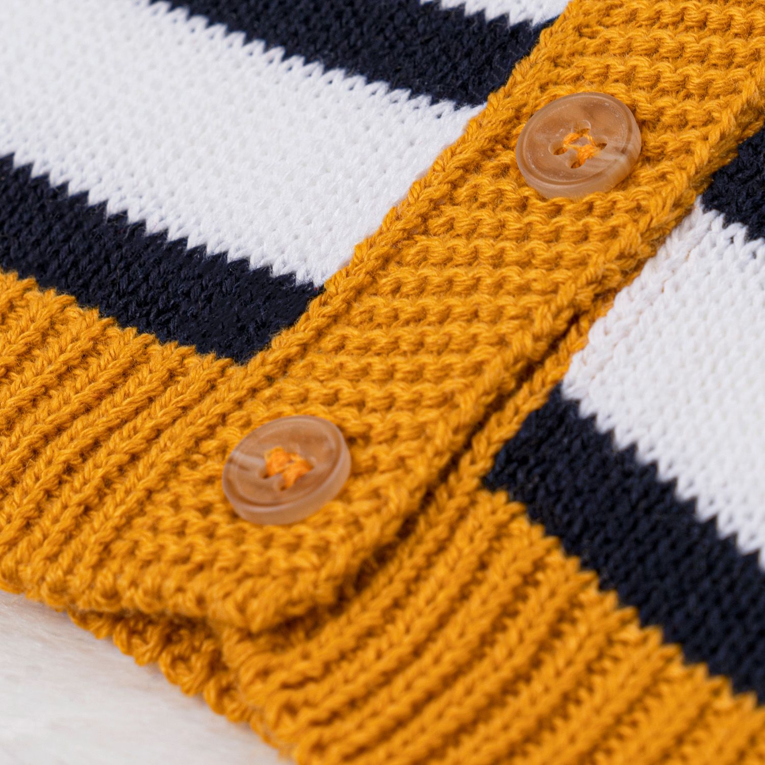 Casaquinho Tricot Listrado Amarelo Mostarda e Marinho
