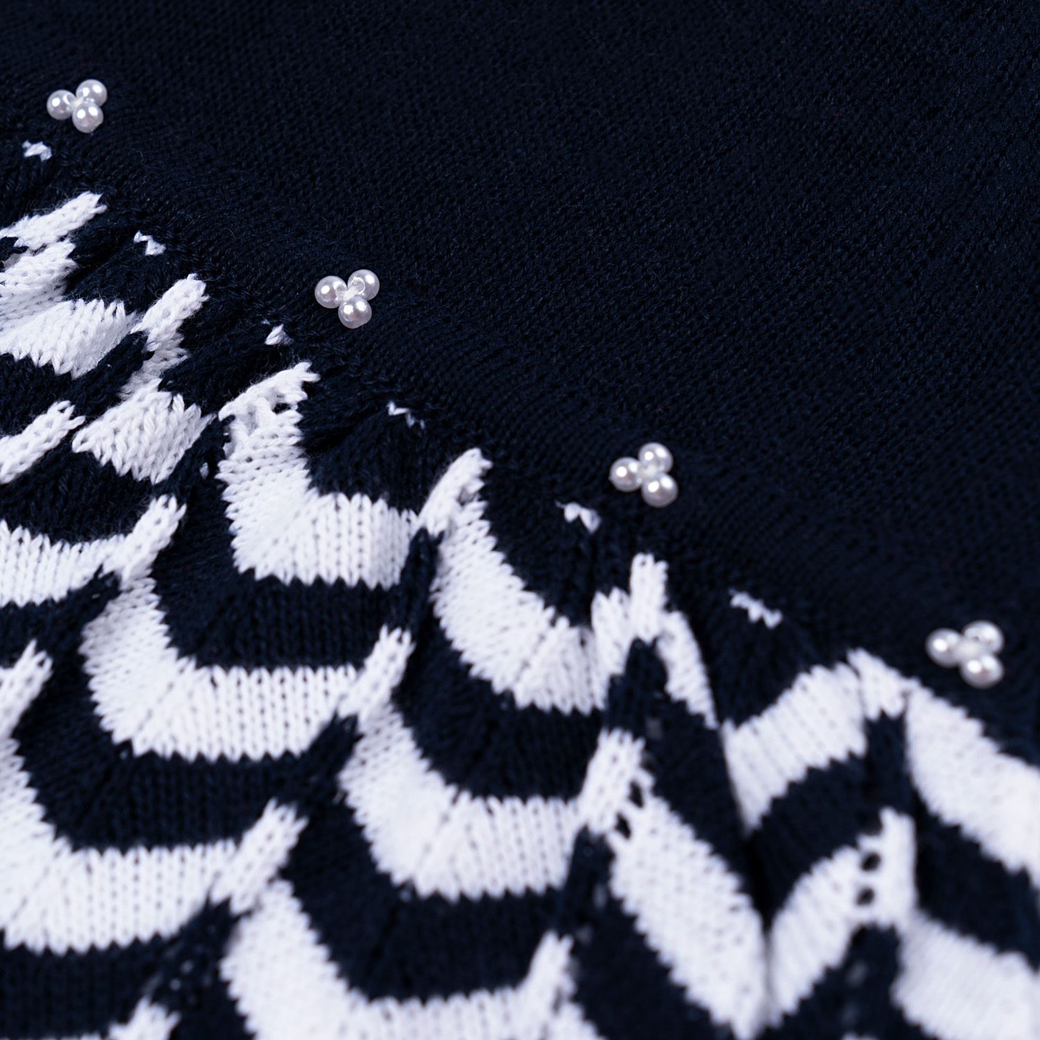 Vestido Tricot Plissado Chevron com Pérolas Rosa e Rosé