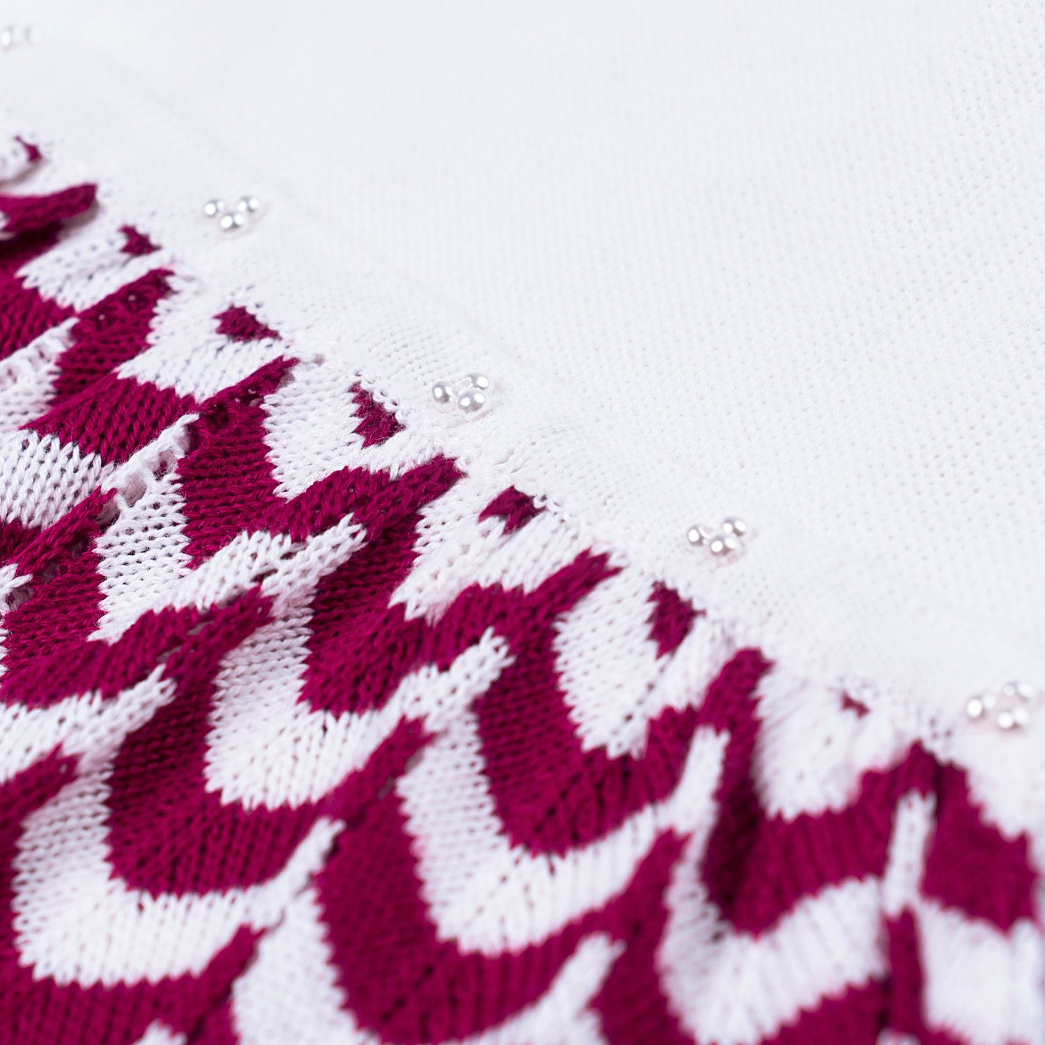 Vestido Tricot Plissado Chevron com Pérolas Rosa e Rosé