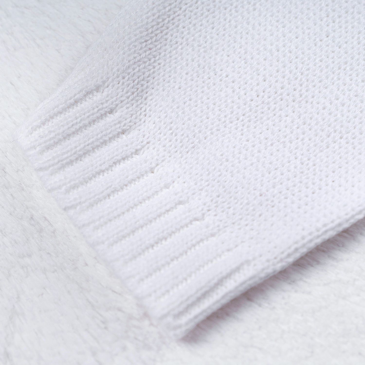 Saída Maternidade Tricot Vestido Listrado com Flores e Calça Branca 02 Peças