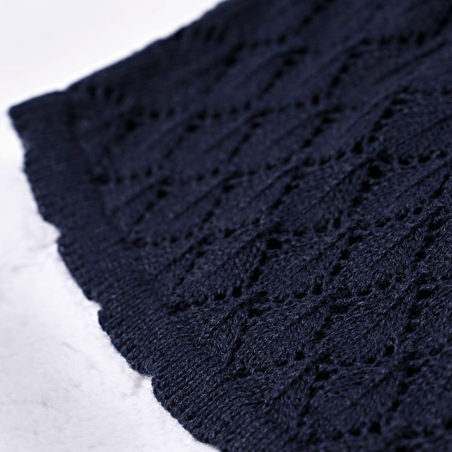 Vestido Tricot Vazado Laços Vermelho