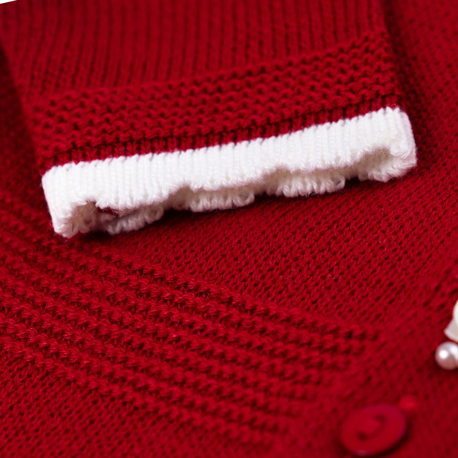 Saída Maternidade Tricot Casaquinho Flor Rococó e Macacão Branco 02 Peças