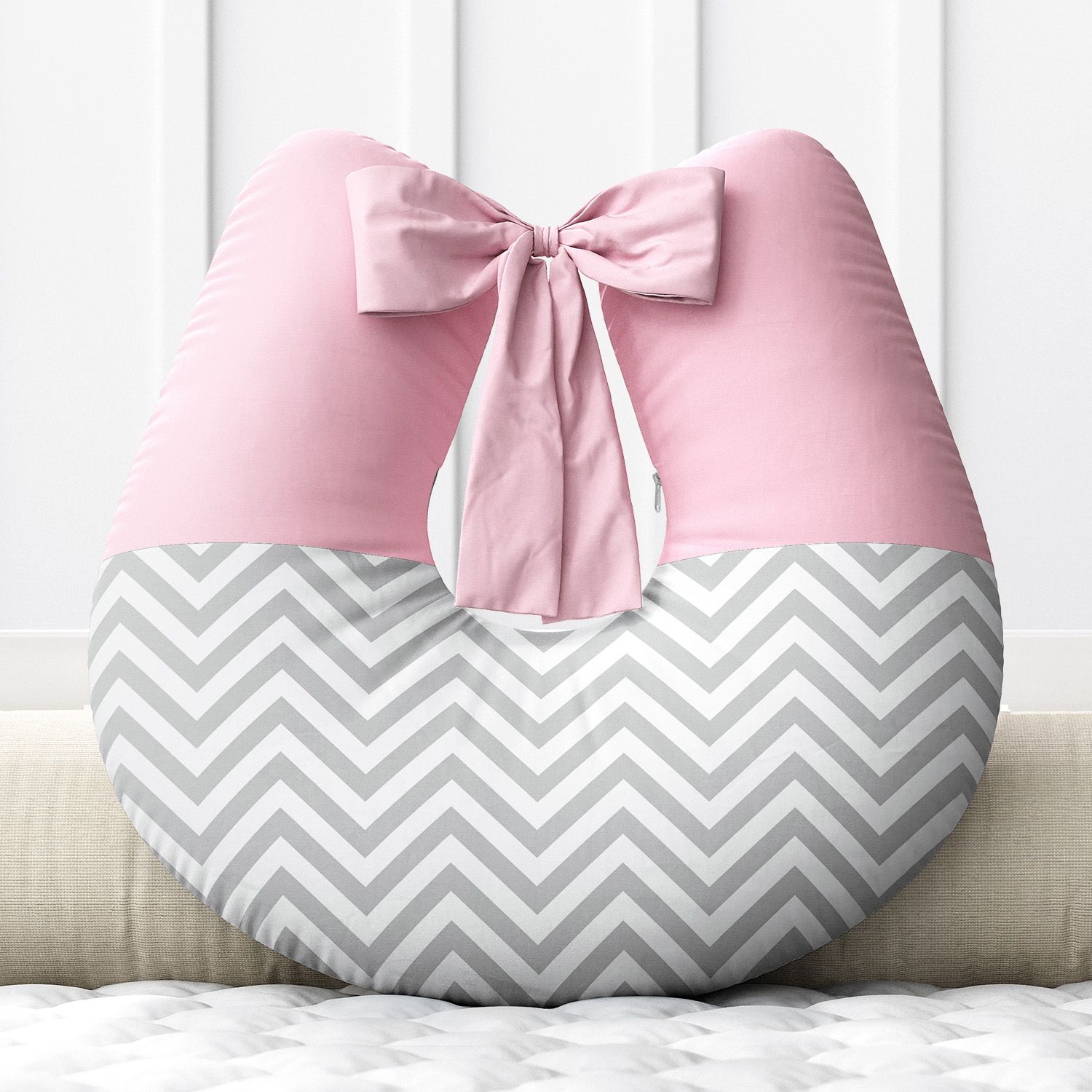 Almofada Amamentação Vermelho Chevron com Laço