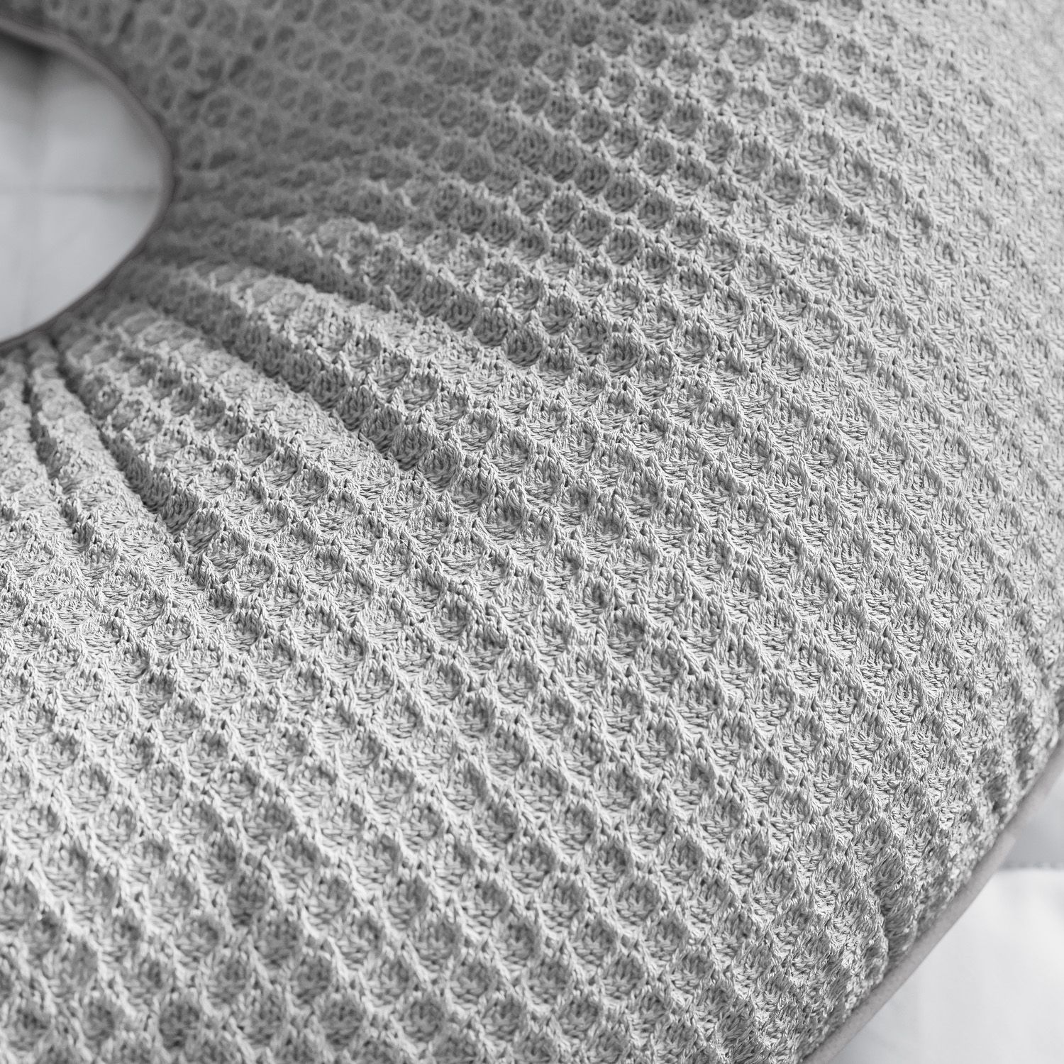 Almofada Amamentação Tricot Colmeia Branco