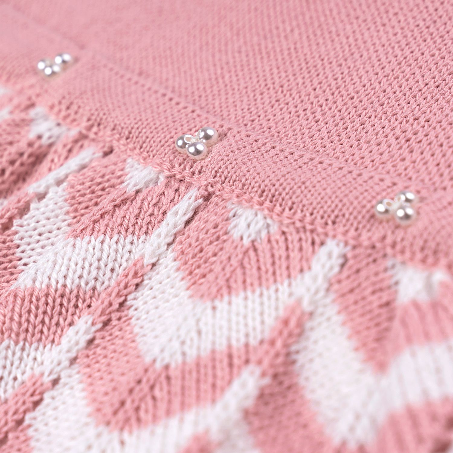 Vestido Tricot Plissado Chevron com Pérolas Rosa e Rosé