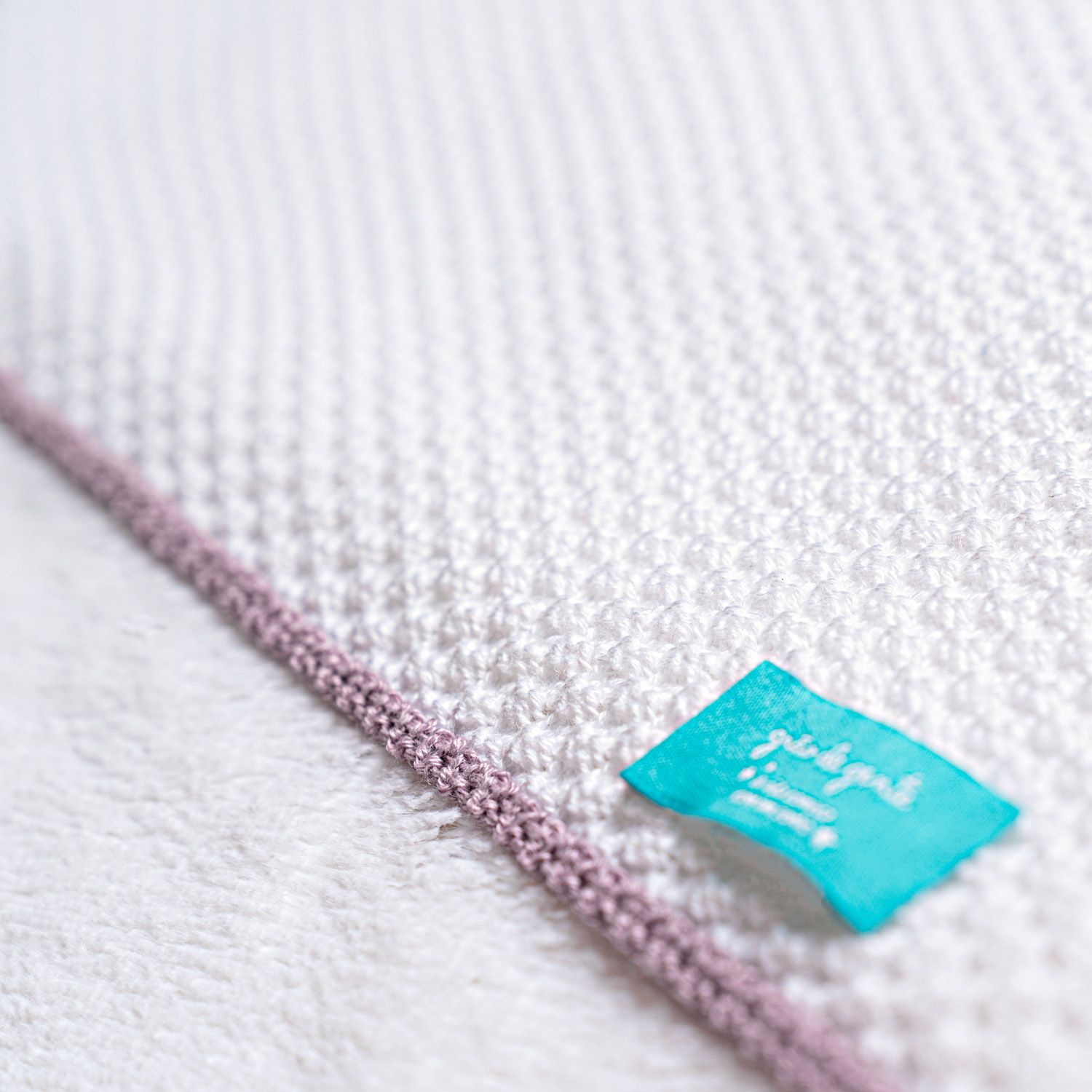 Saída Maternidade Tricot Ponto Arroz Branco e Lilás 02 Peças