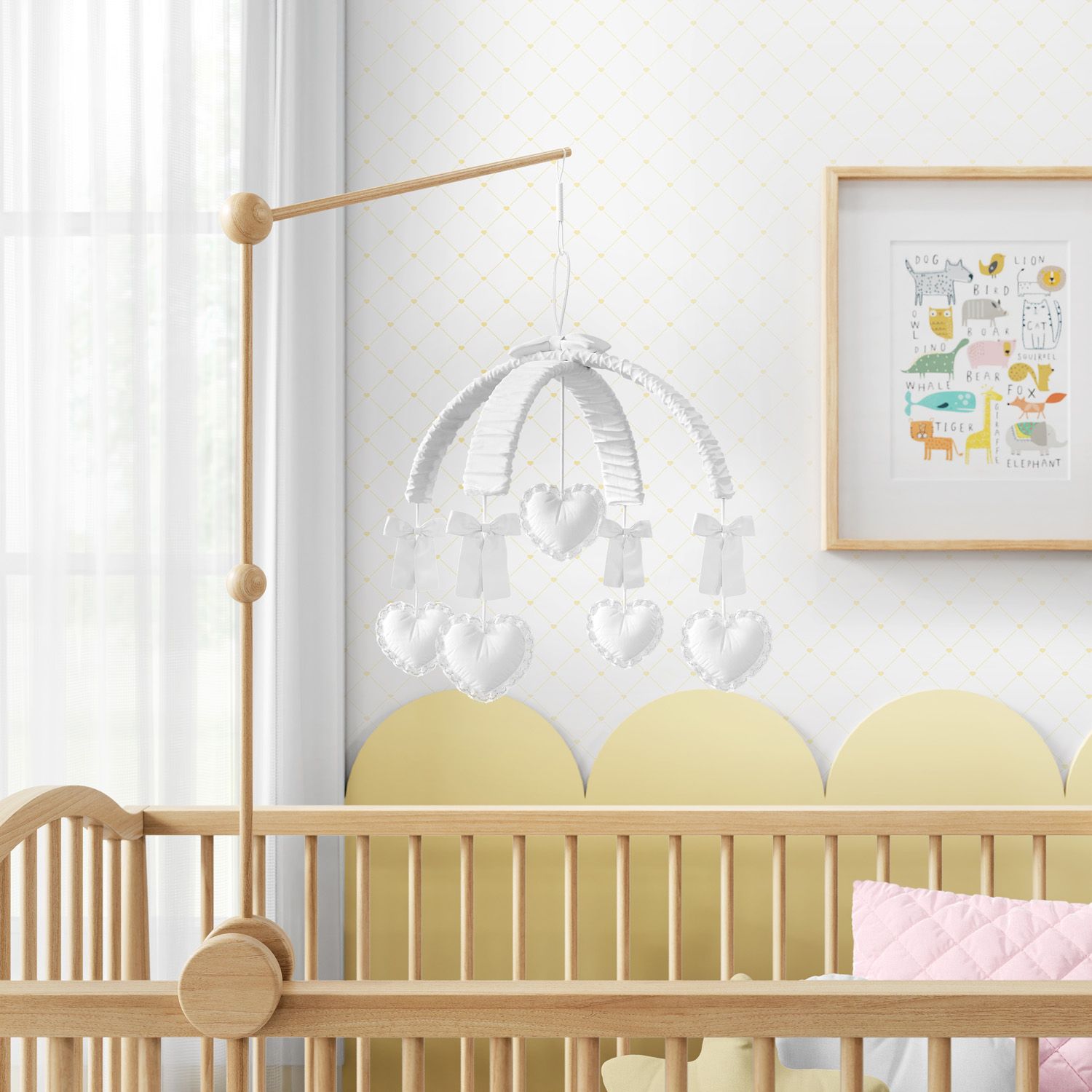 Móbile Coração de Renda Branco