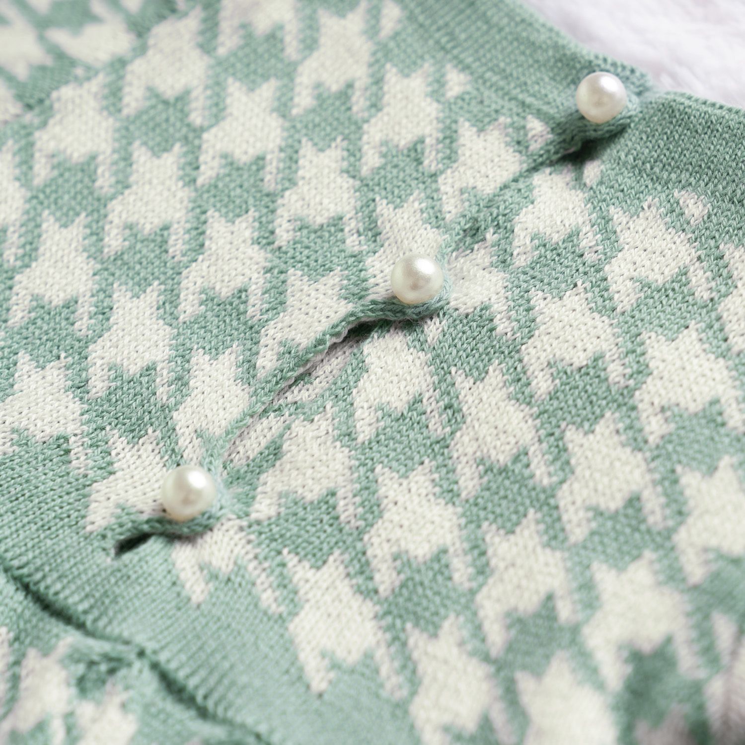 Vestido Tricot Jacquard Pied de Poule com Laço Preto