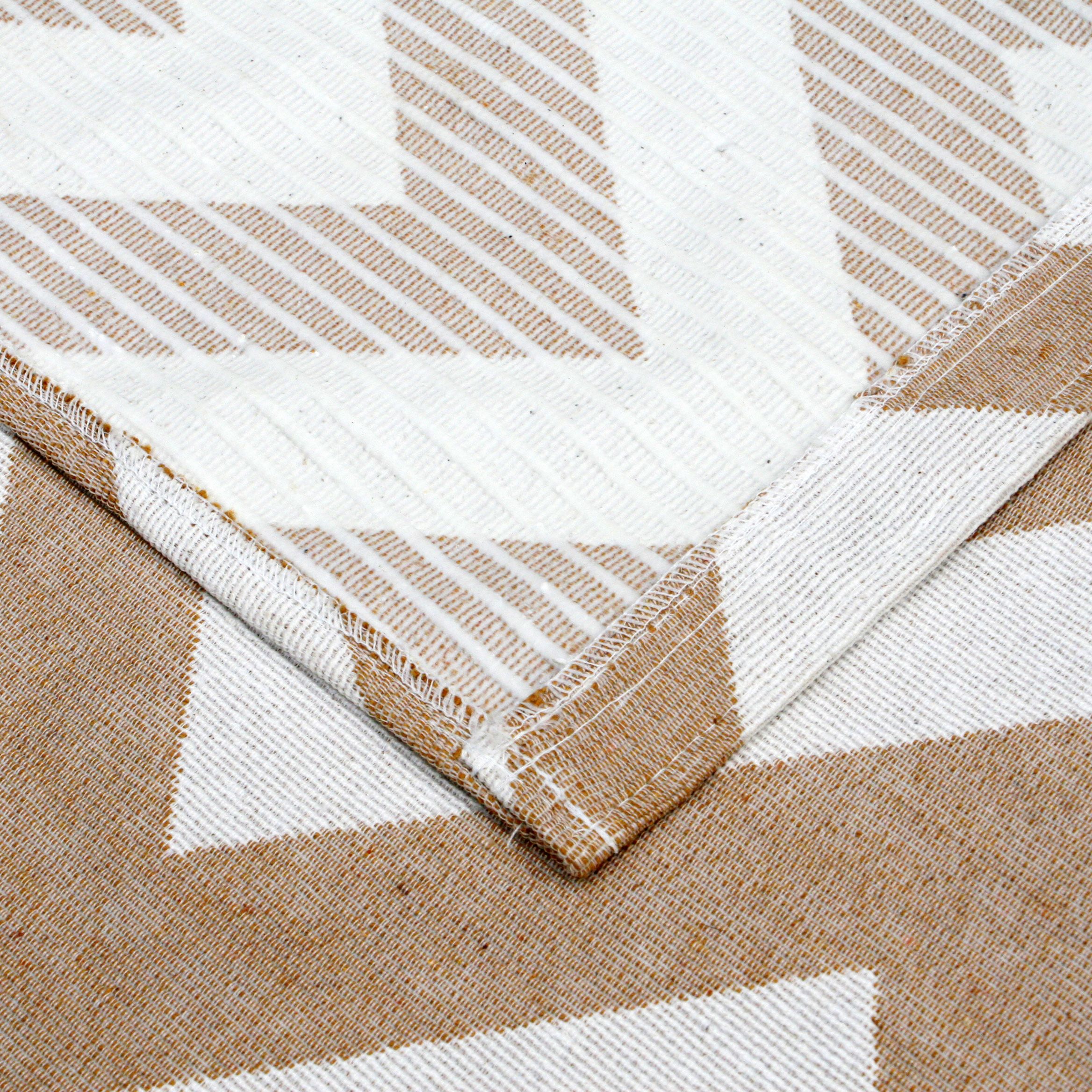 Tapete Retangular Chevron Bege 1,50m