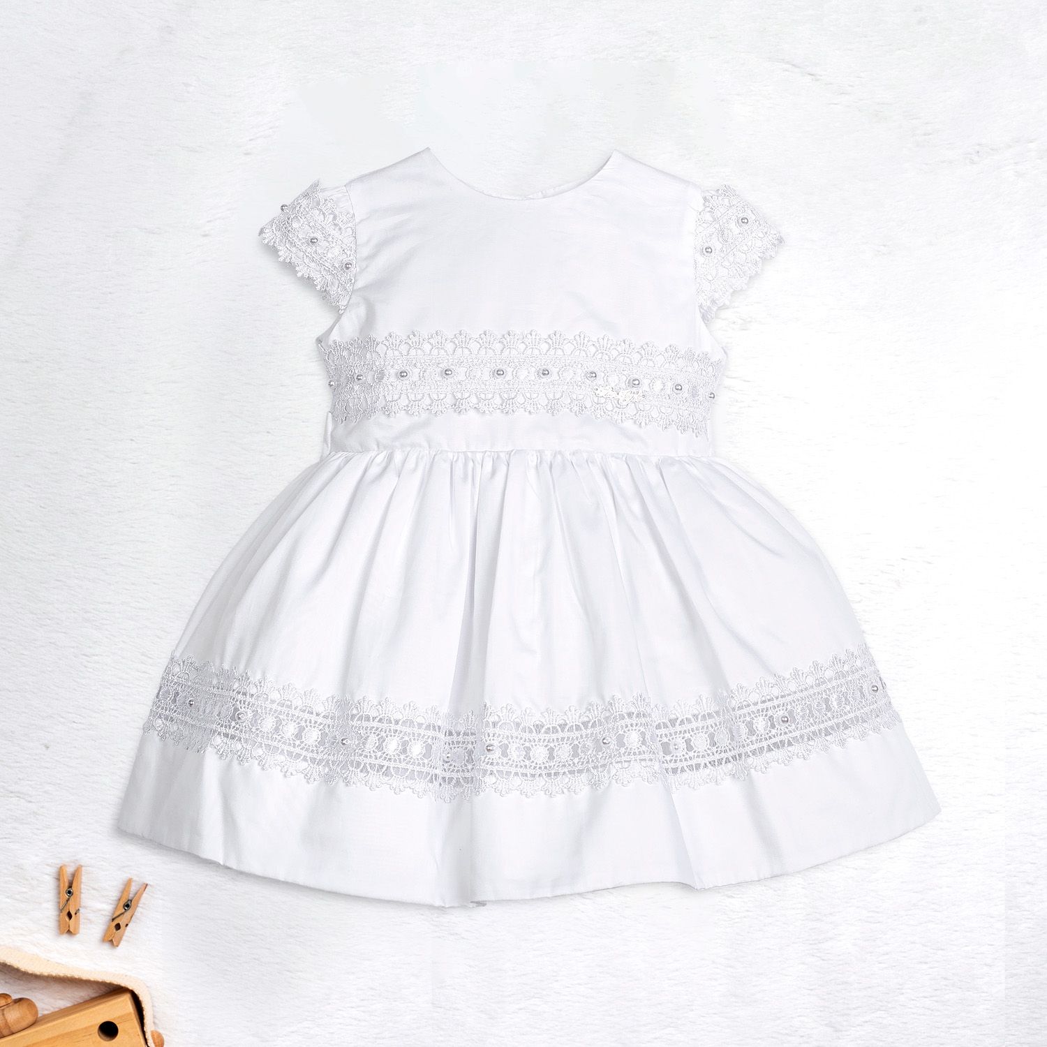 Vestido Batizado Branco com Pérolas