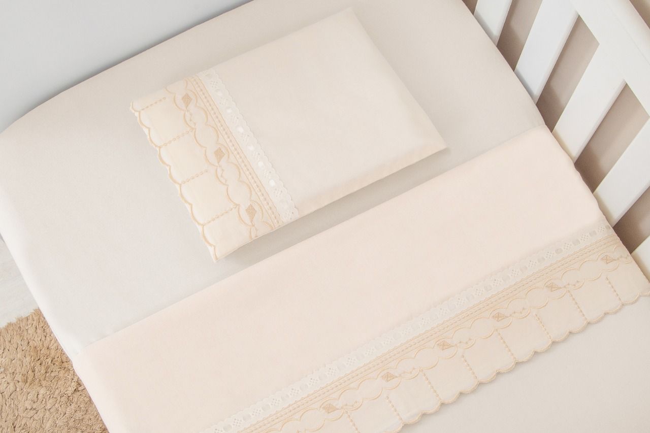 Jogo de Lençol Berço Bordado Bico Pipa Palha 3 Peças