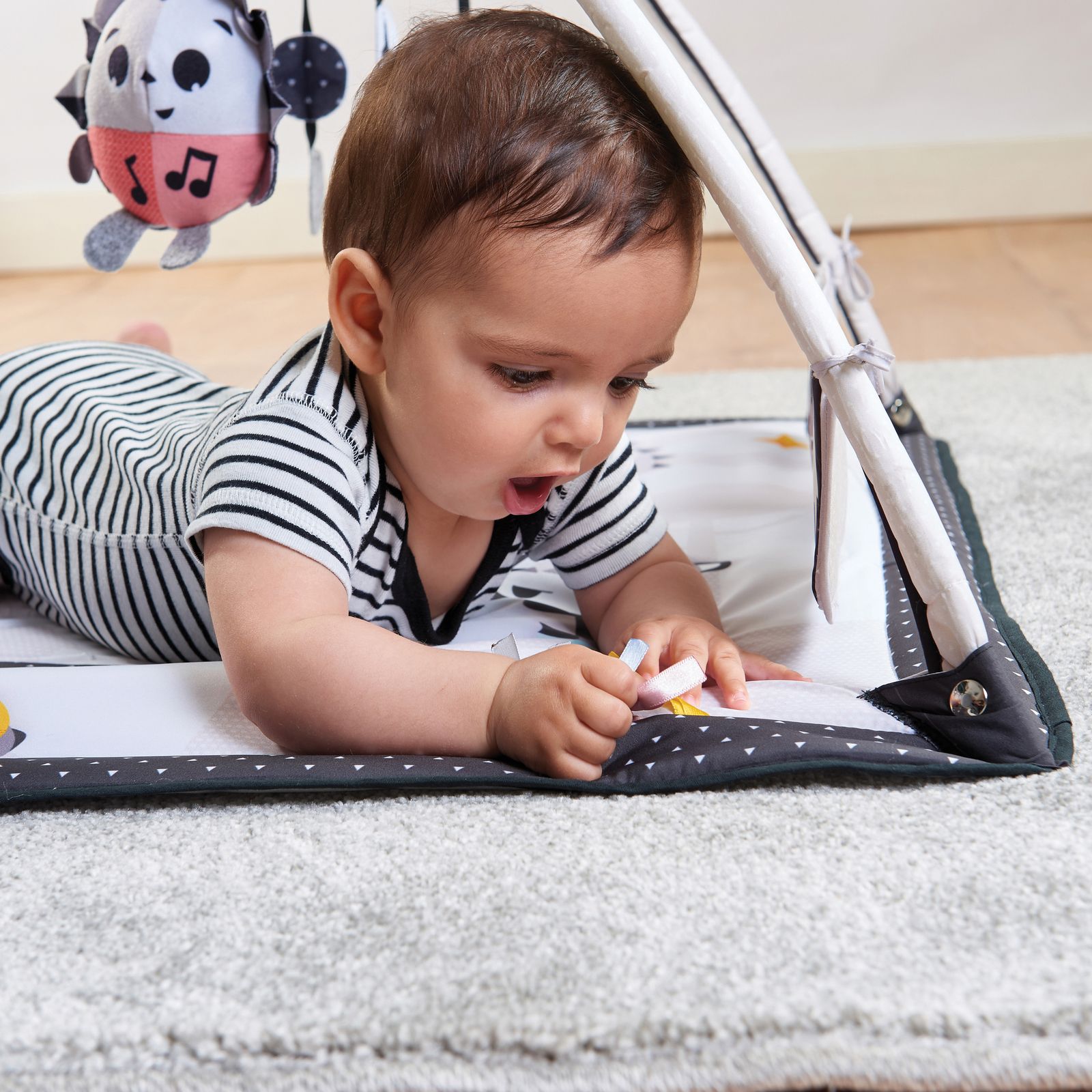 Tapete de Atividades Gymini Magic Black & White Meadow Days