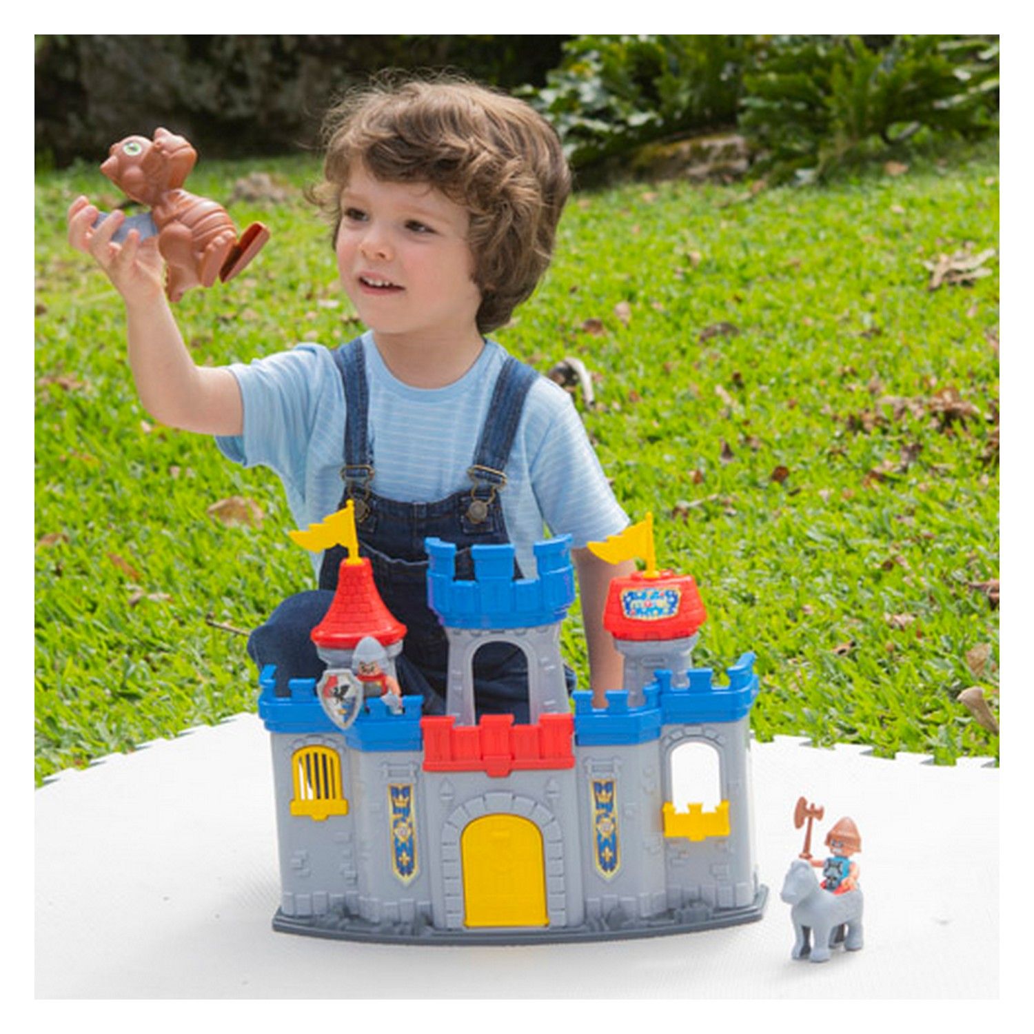 Castelo Medieval Kingdom com Bonecos e Acessórios