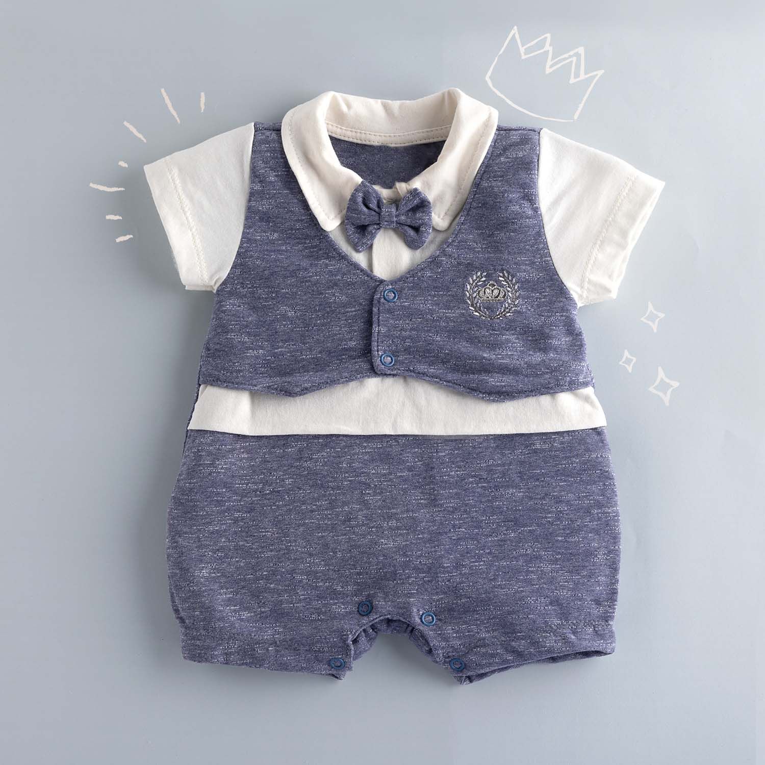 Macacão Curto com Colete e Gravata Borboleta Azul