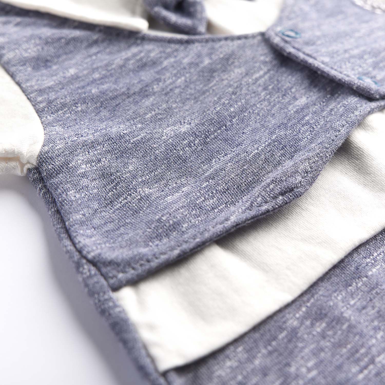 Macacão Curto com Colete e Gravata Borboleta Azul