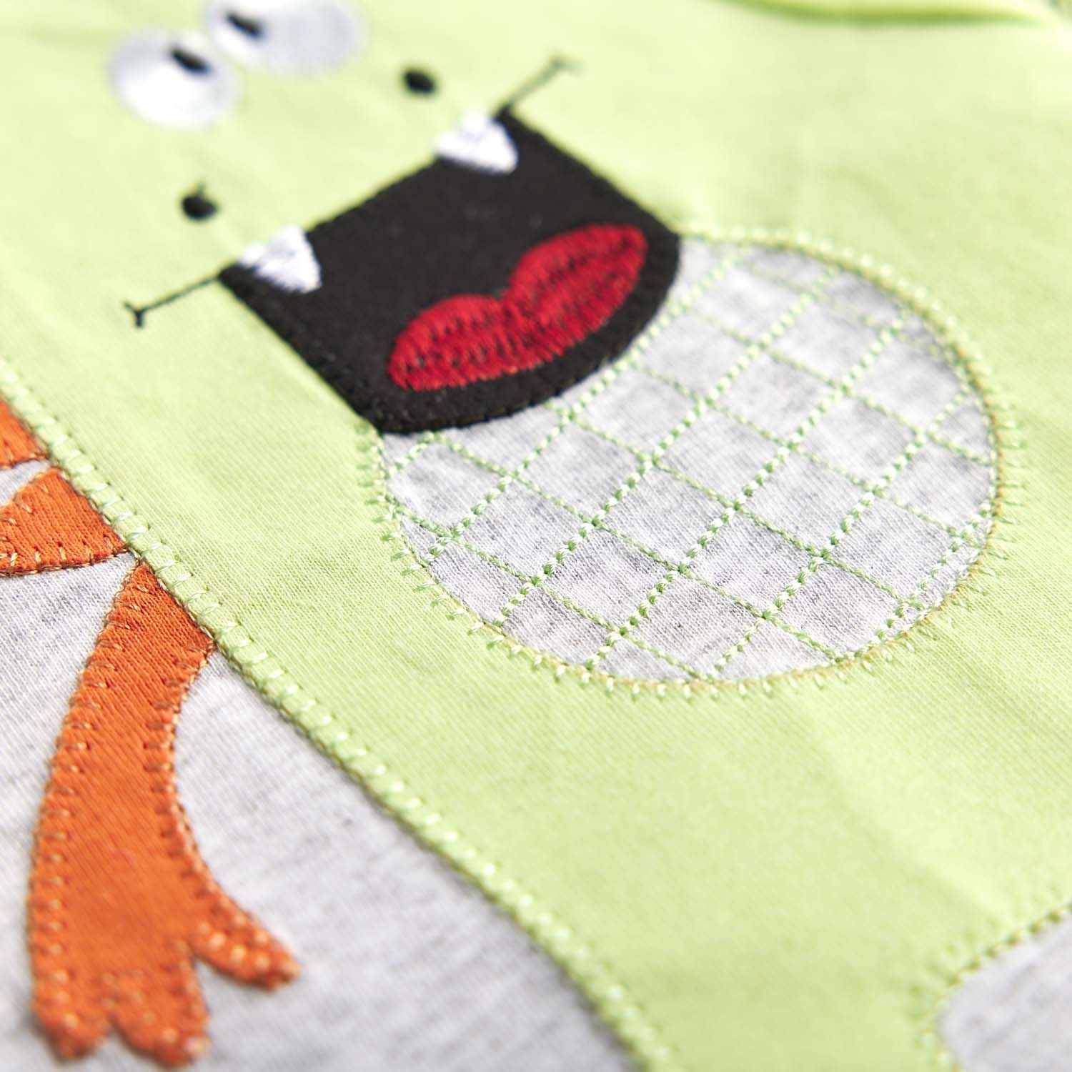 Macacão Curto Monstrinho Cinza