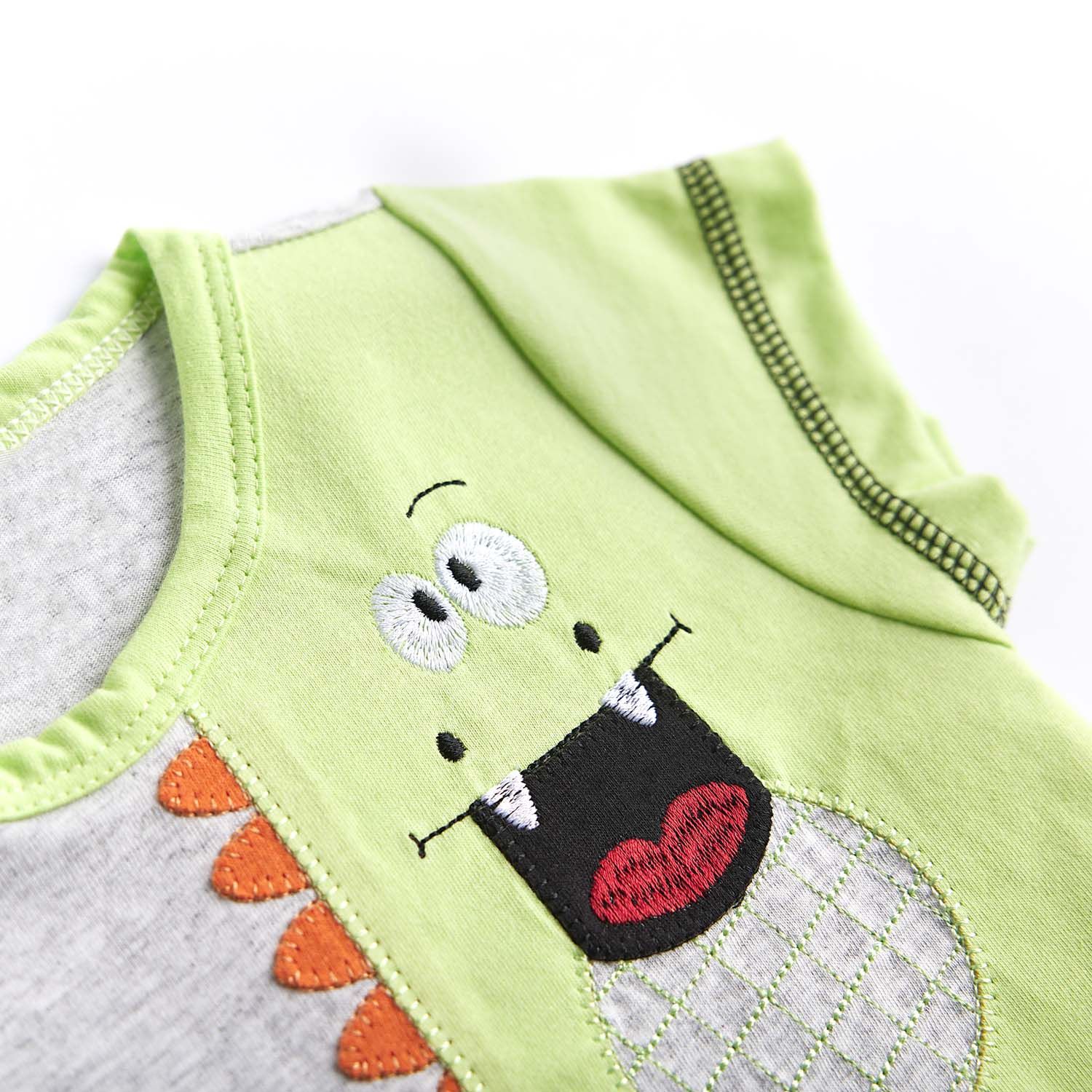 Macacão Curto Monstrinho Cinza