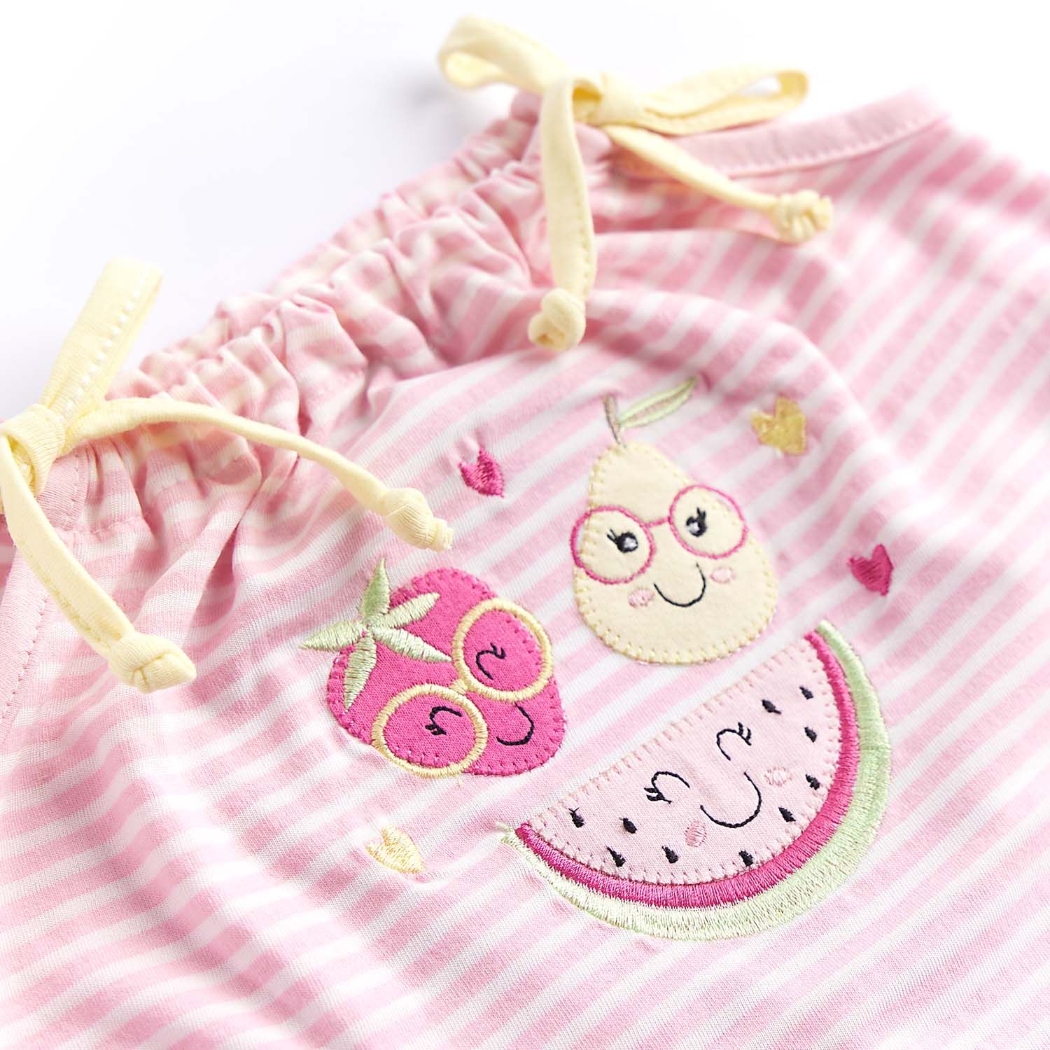 Macacão Curto Frutinhas Listrado Rosa