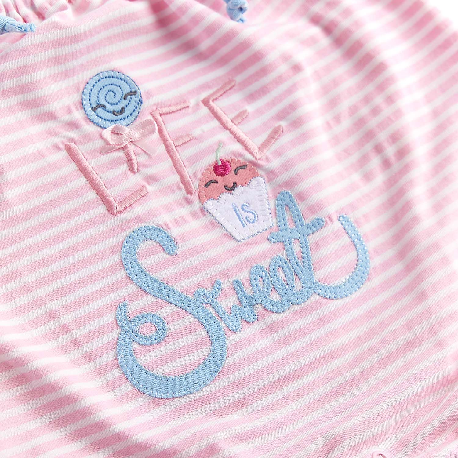 Macacão Curto Life is Sweet Listrado Rosa