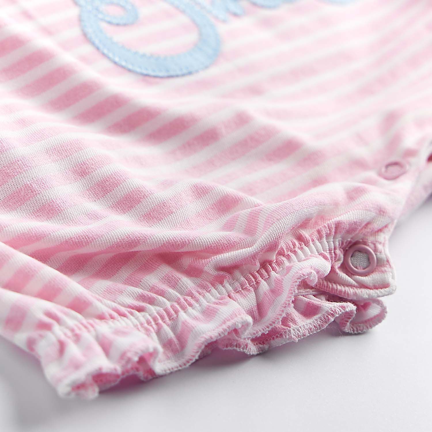 Macacão Curto Life is Sweet Listrado Rosa