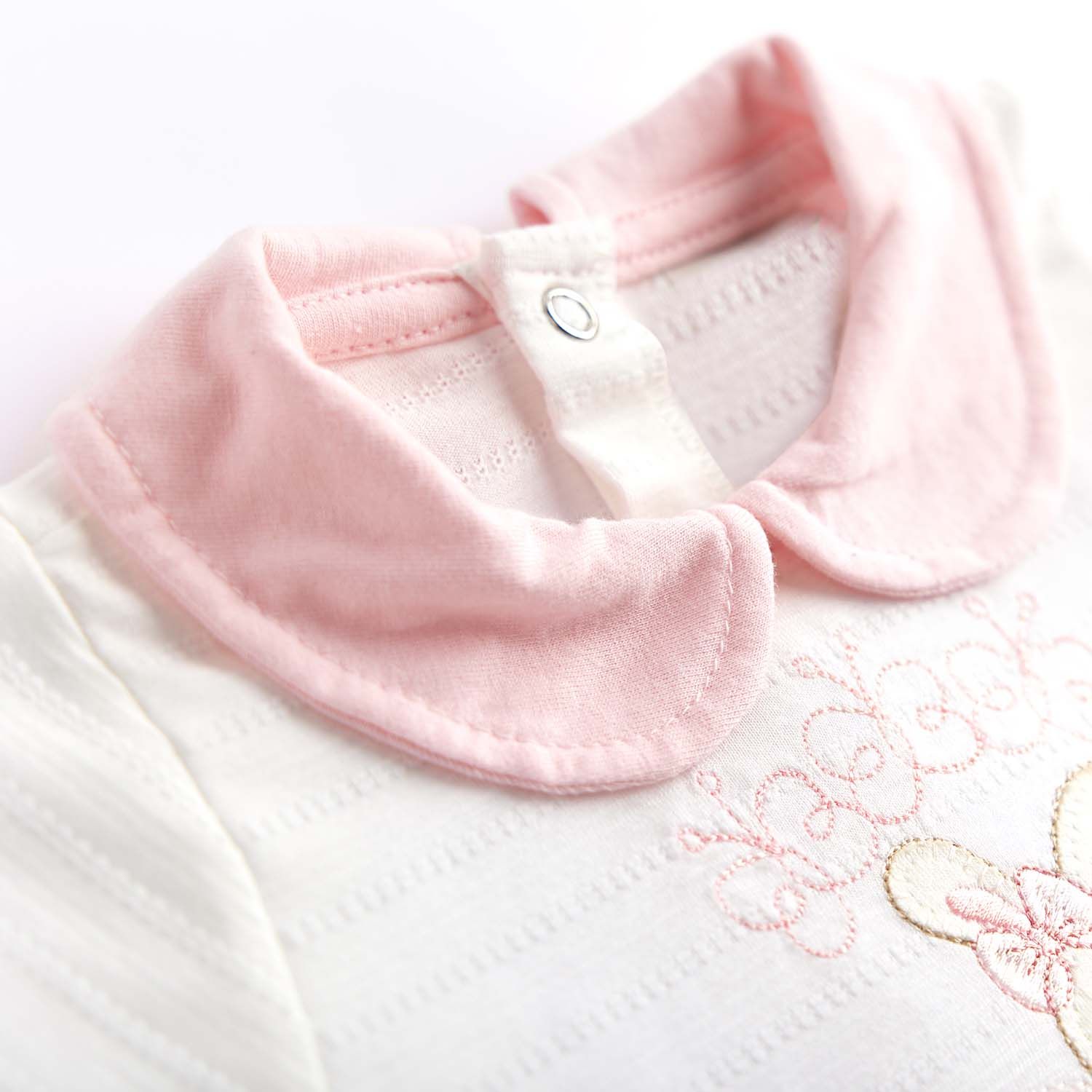 Macacão Longo Clássico Coelhinha Rosa