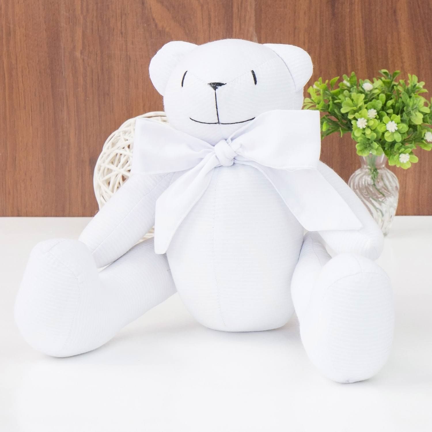 Urso com Laço Branco 26cm