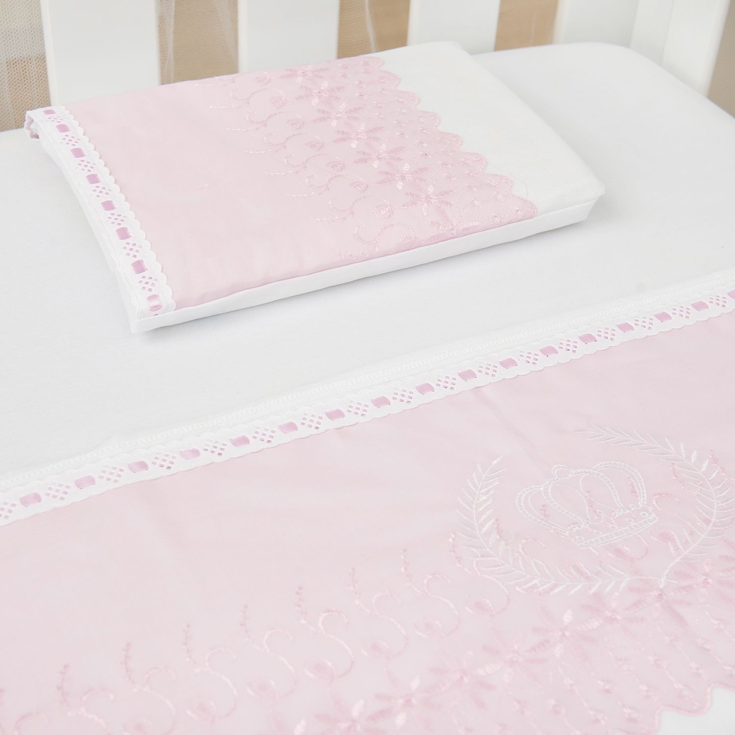 Jogo de Lençol Berço Bordado Príncipe Azul e Branco 3 Peças