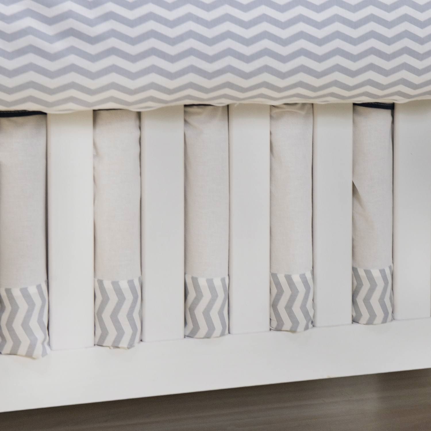 Saia de Berço Chevron Cinza