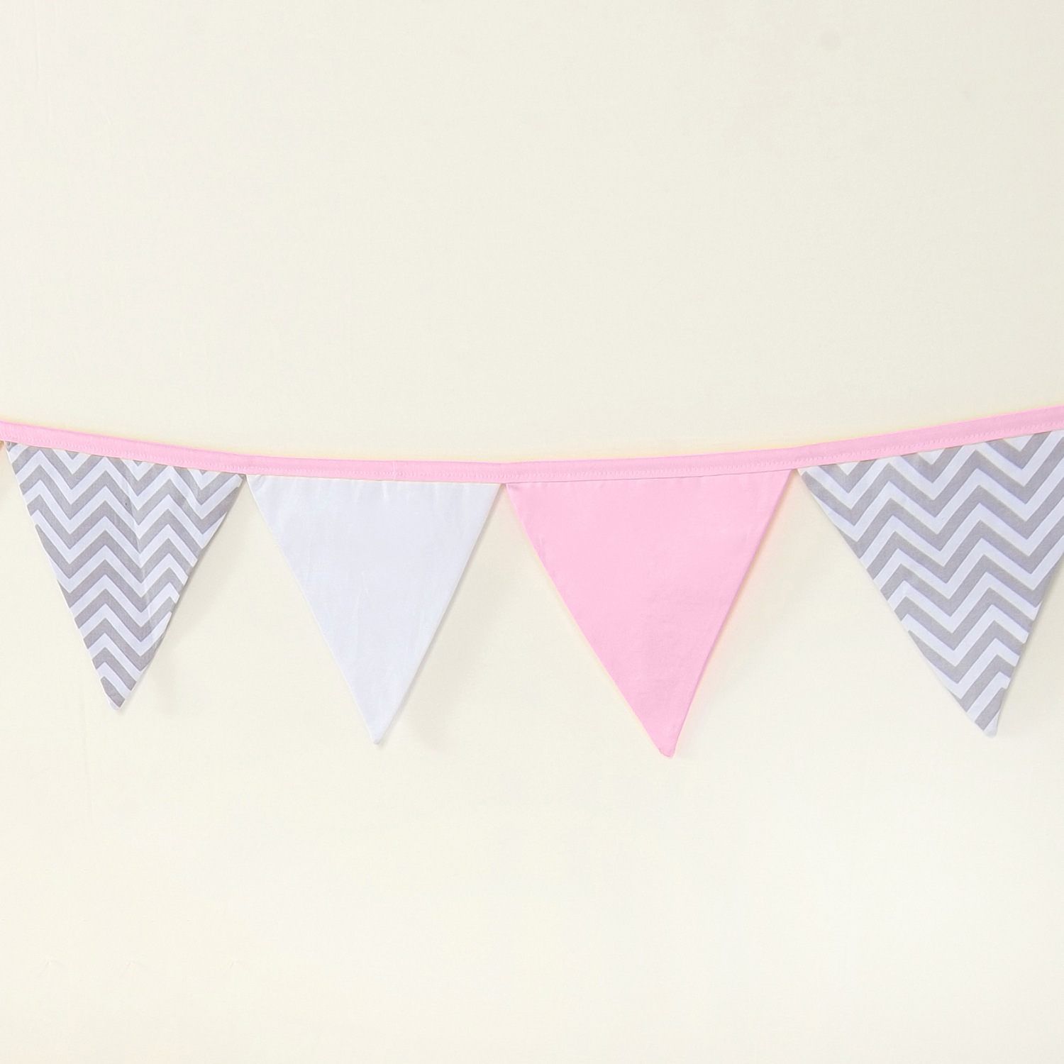 Varal de Berço Bandeirinhas Chevron Rosa 1,60m