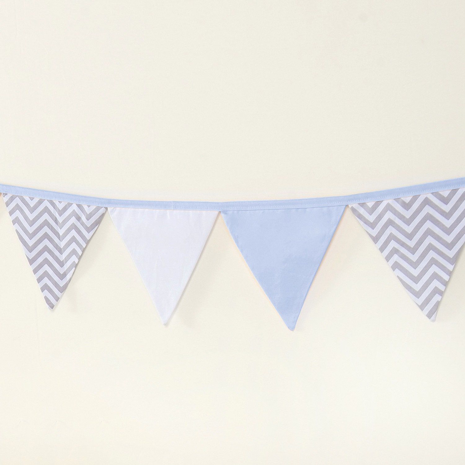 Varal de Berço Bandeirinhas Chevron Azul 1,60m