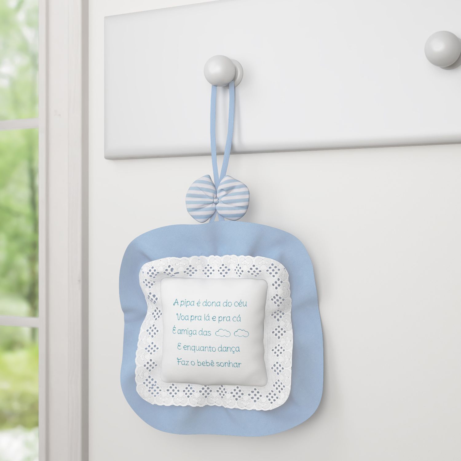 Medalhão Maternidade Nino e a Pipa