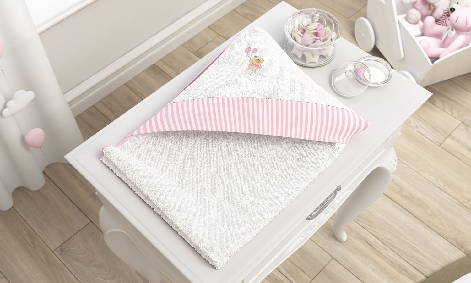 Toalha com Capuz Ursinha Nina e o Balão