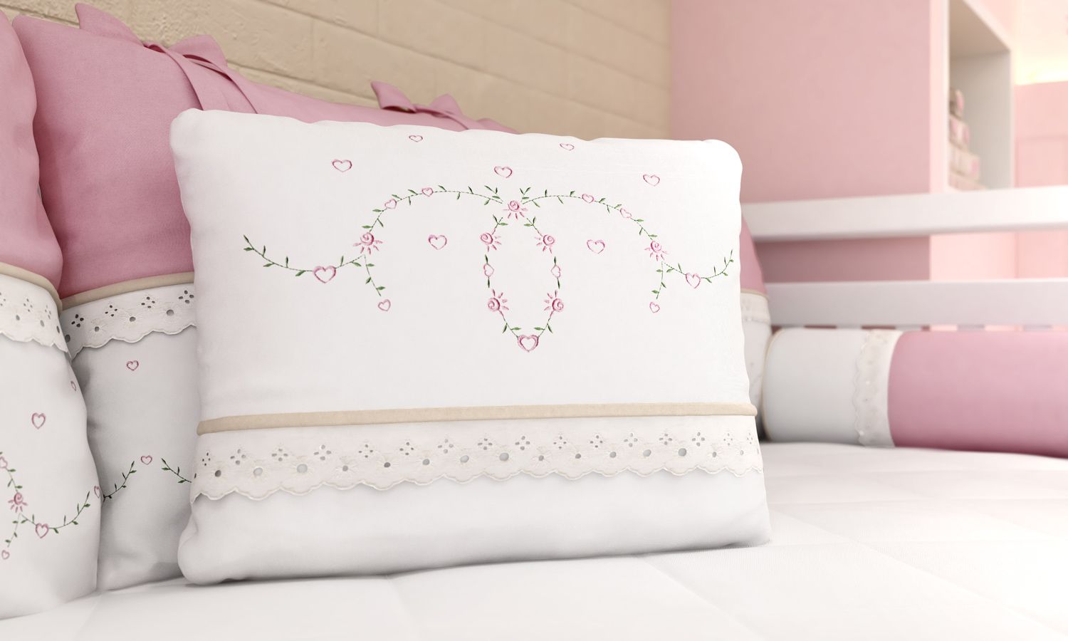 Almofada Retangular Bordada Alice Rosa 43cm