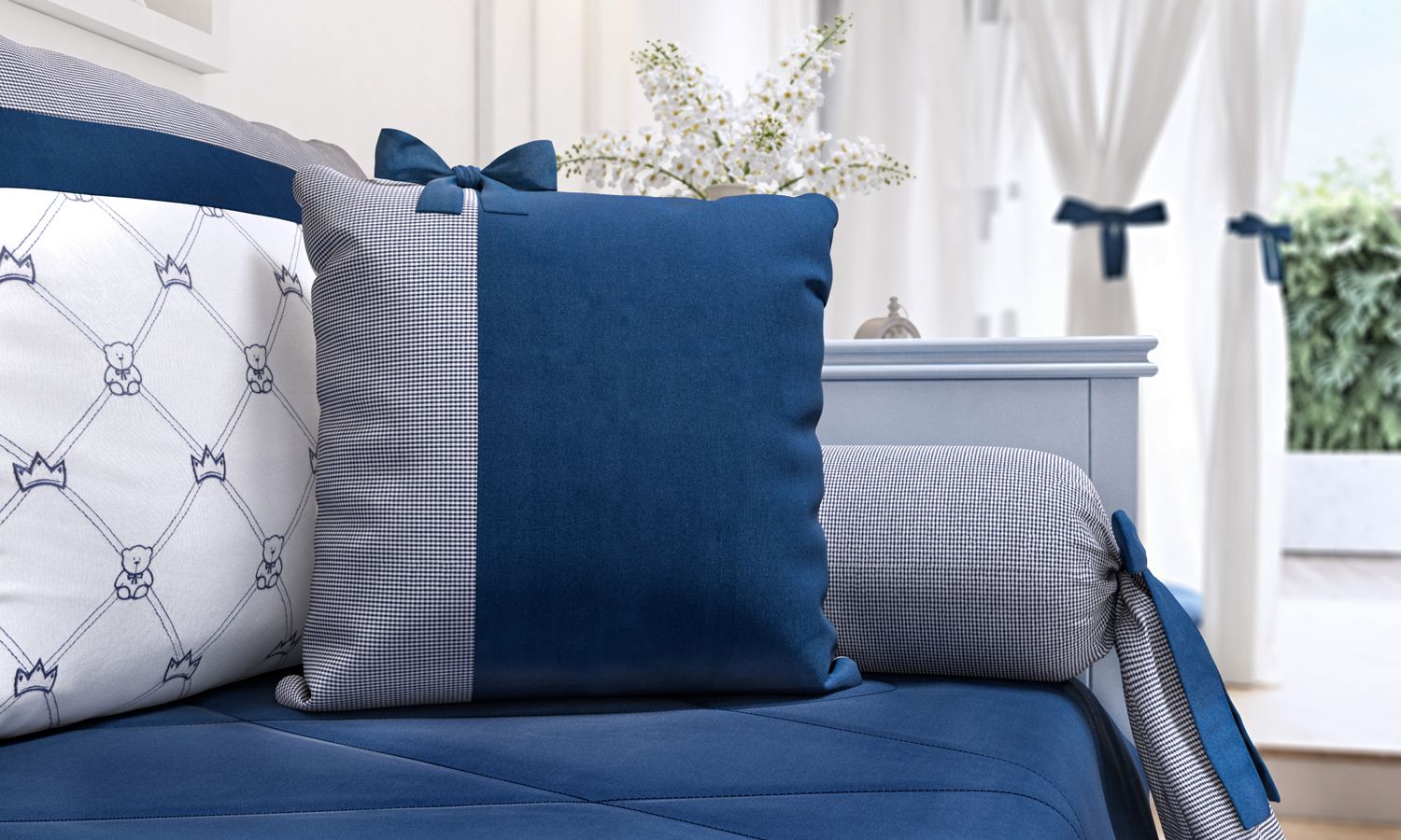 Almofada Laço Ursinho Clássico Marinho 38cm