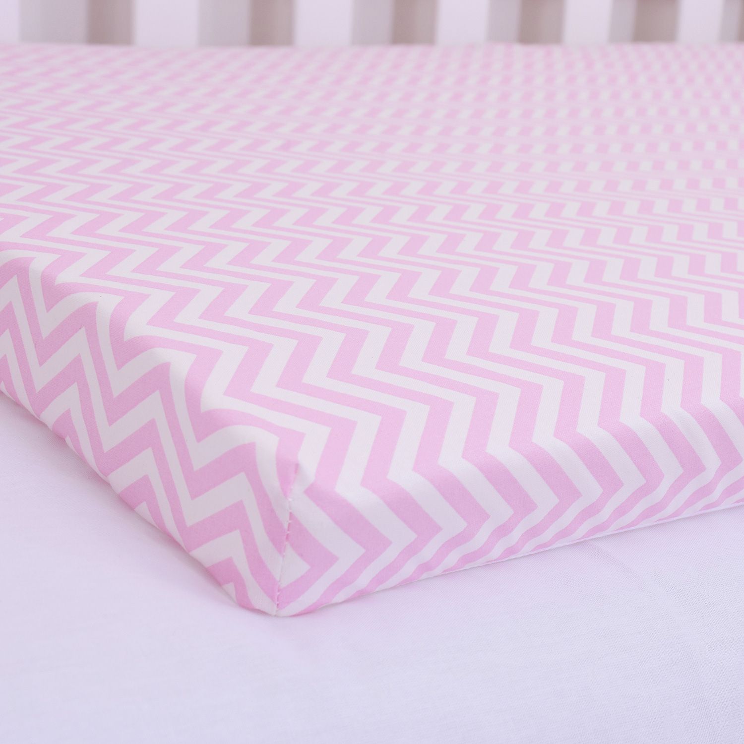 Colchonete para Berço Chevron Rosa