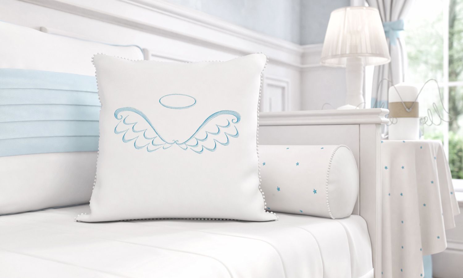 Almofada Quadrada Bordada Anjo com Pompom 38cm