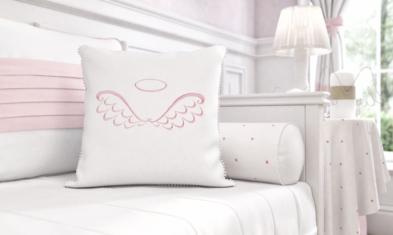 Almofada Quadrada Bordada Anjo com Pompom 38cm