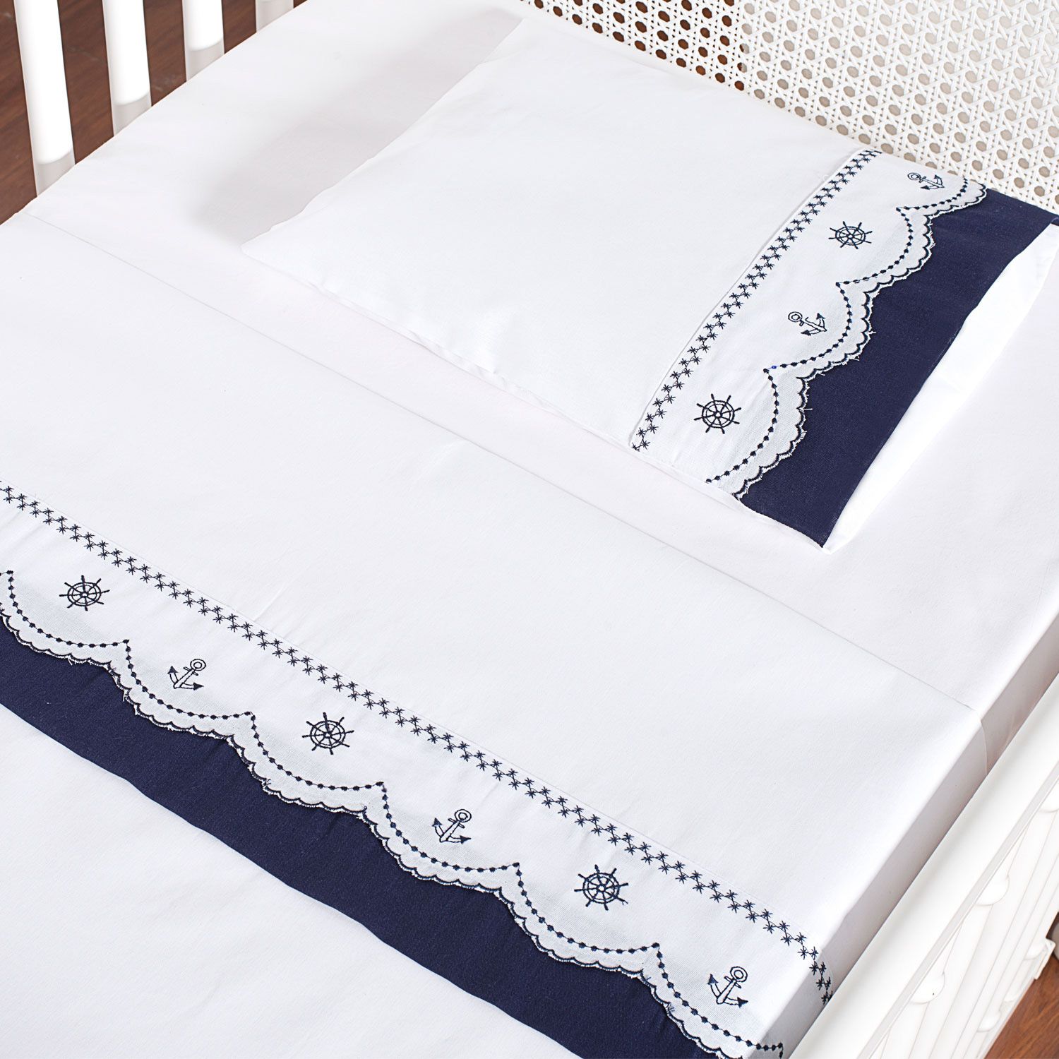 Jogo de Lençol Berço Bordado Leme Azul 3 Peças