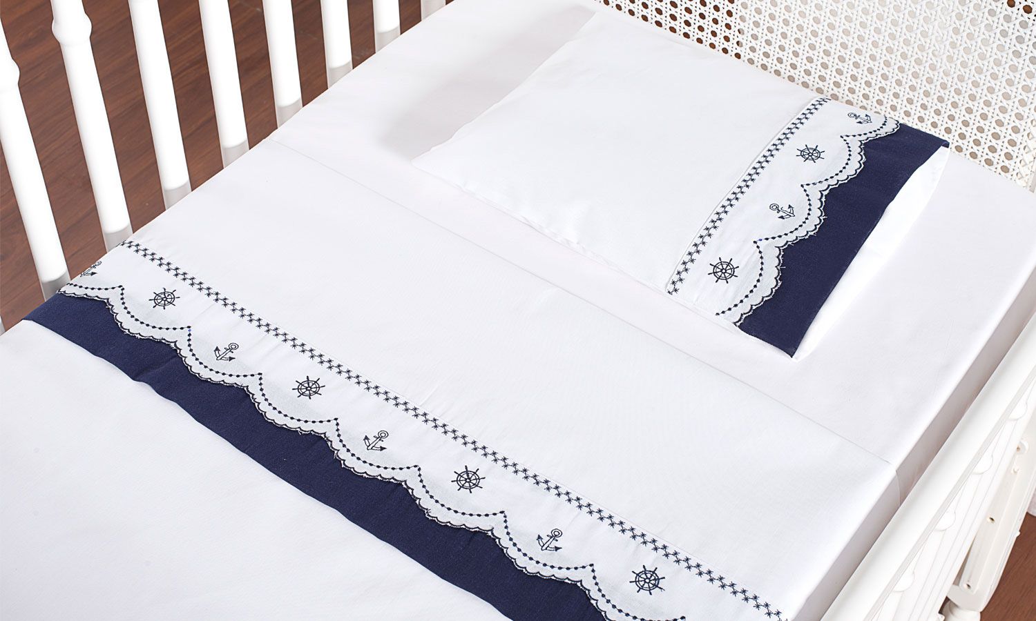 Jogo de Lençol Berço Bordado Leme Azul 3 Peças