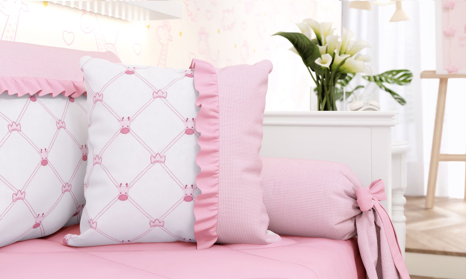 Almofada Bordada Girafinha Clássica 38cm