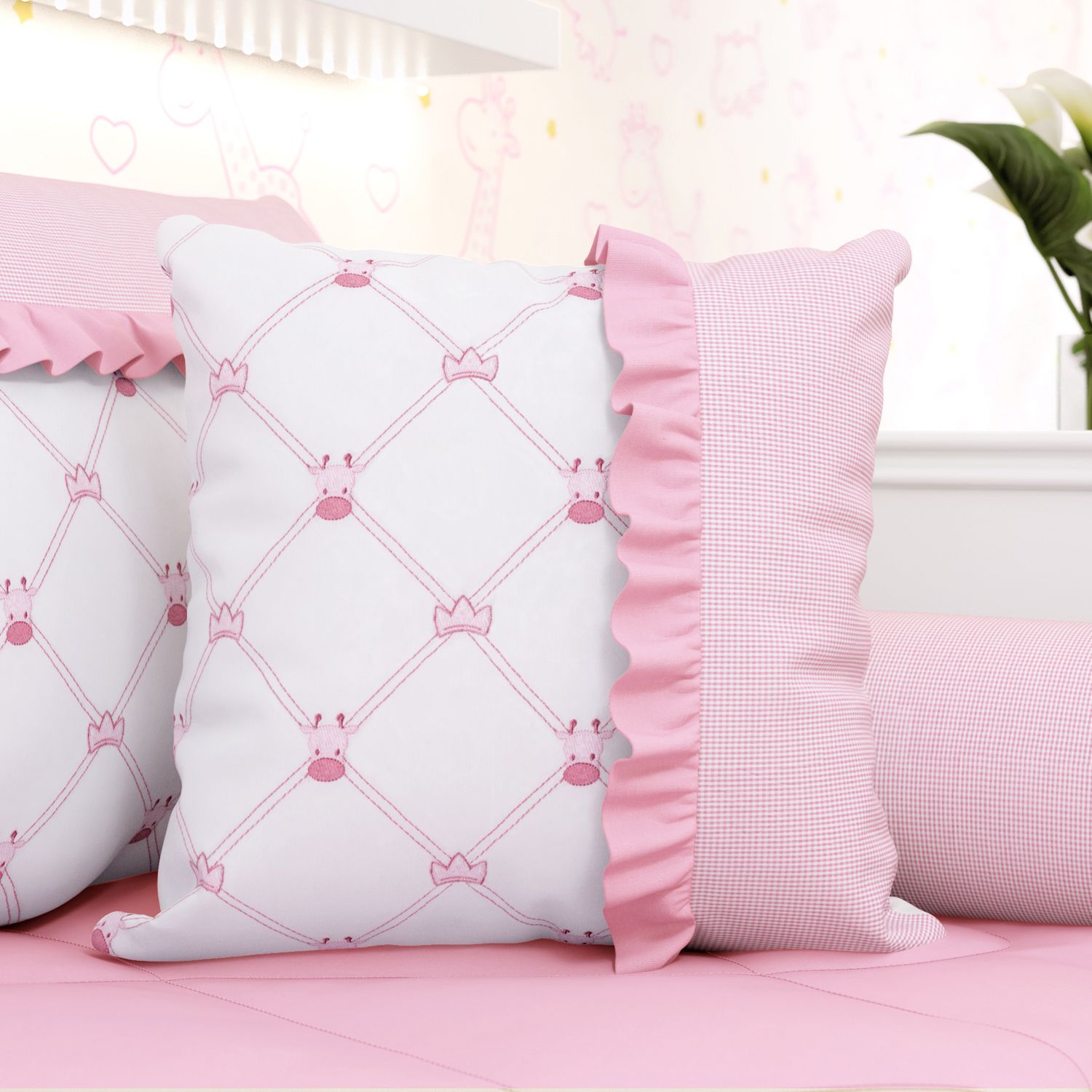 Almofada Bordada Girafinha Clássica 38cm