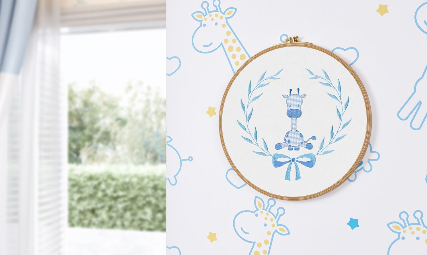 Quadro Bastidor Bordado Girafinha Clássica