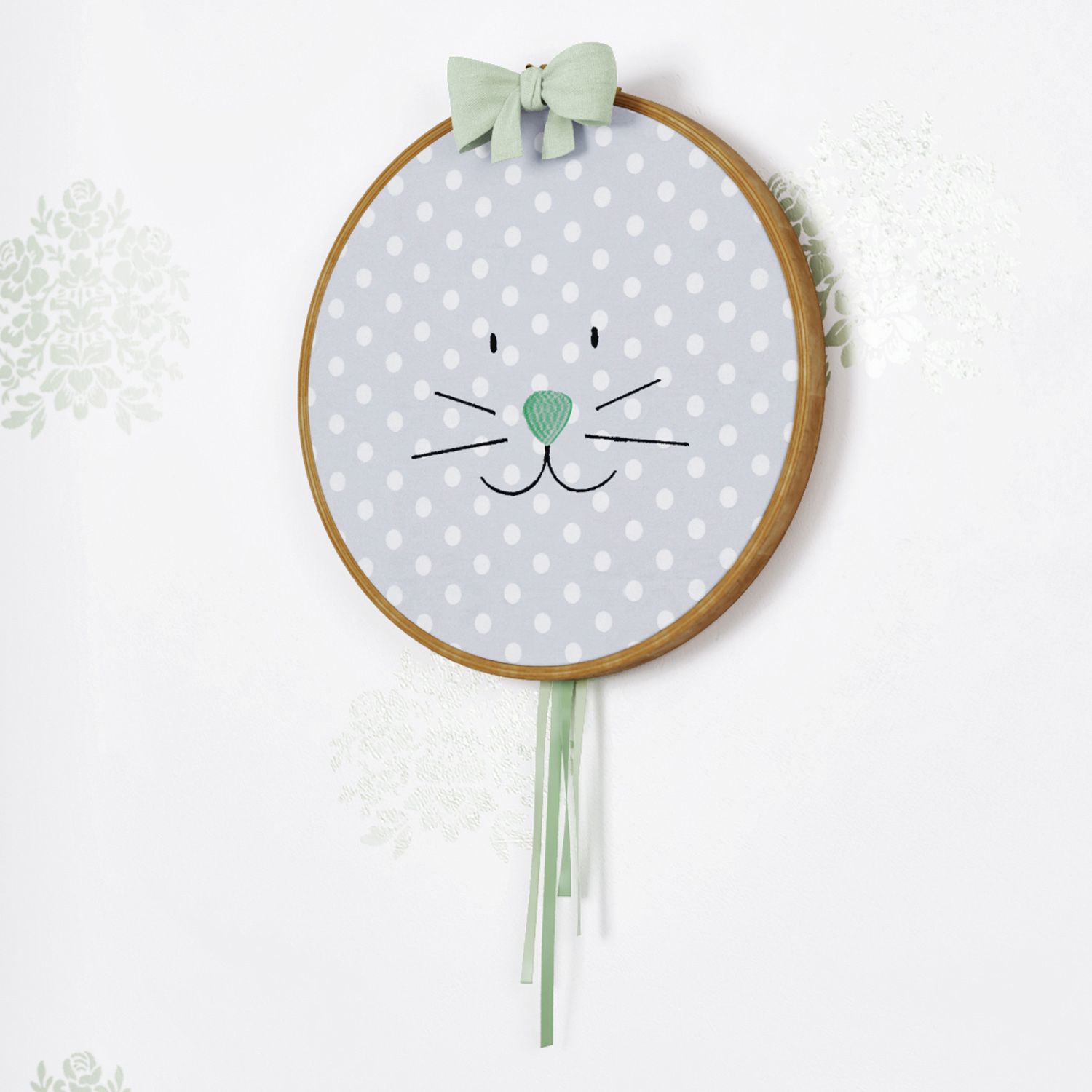 Quadro Bastidor Bordado Gatinha Verde