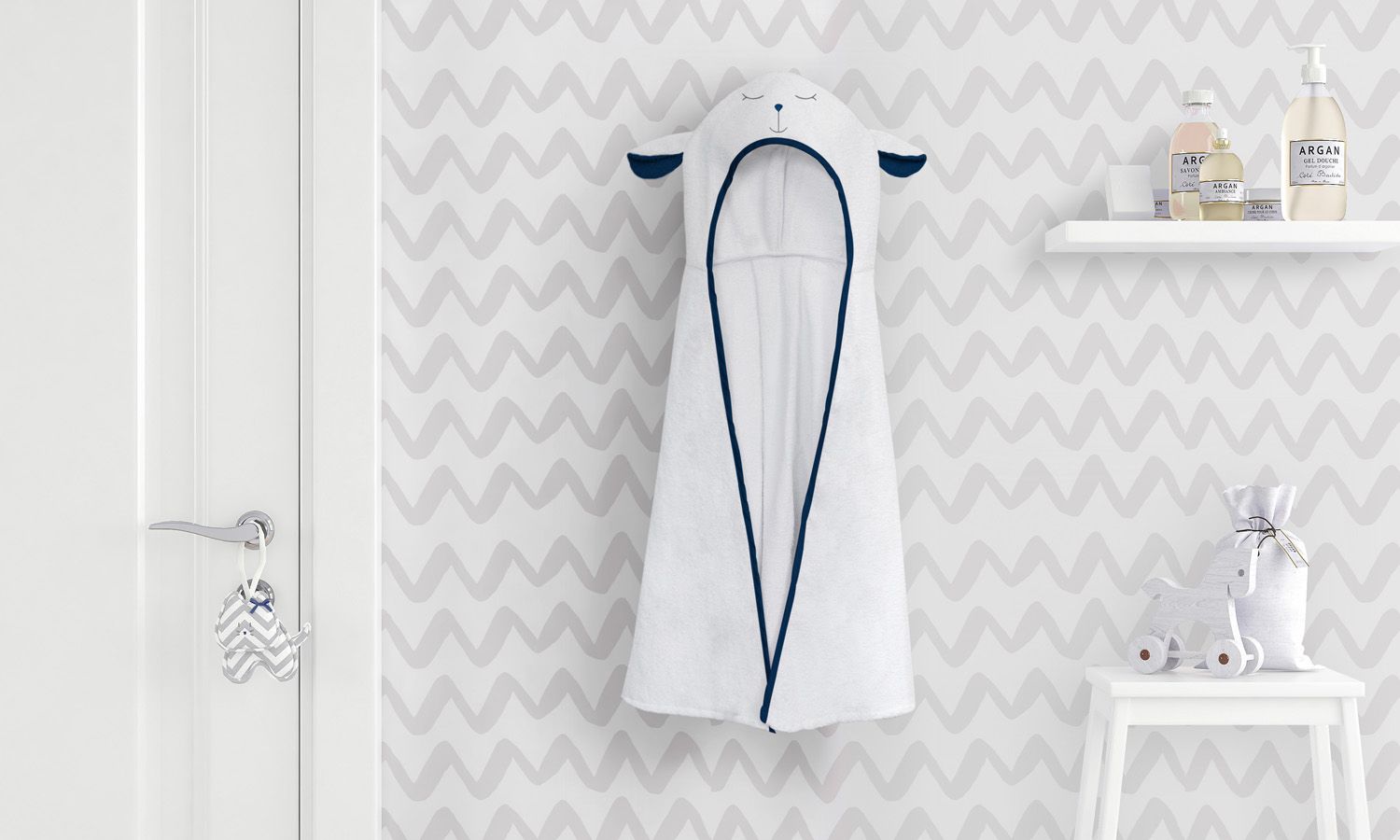 Toalha com Capuz Infantil Amiguinha Ovelhinha 90cm