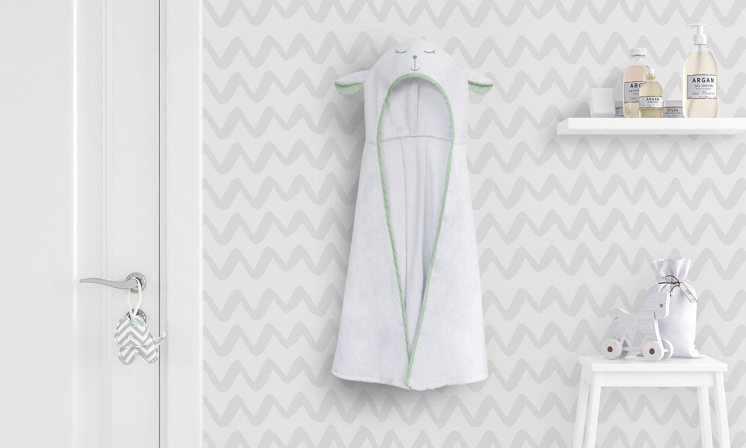 Toalha com Capuz Infantil Amiguinha Ovelhinha 90cm