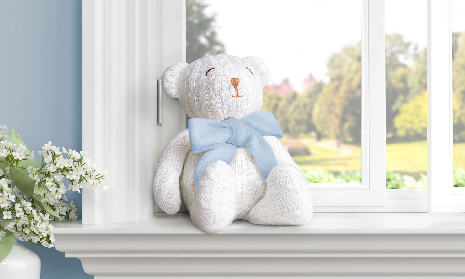 Urso Off White Tricot com Laço Azul 42cm