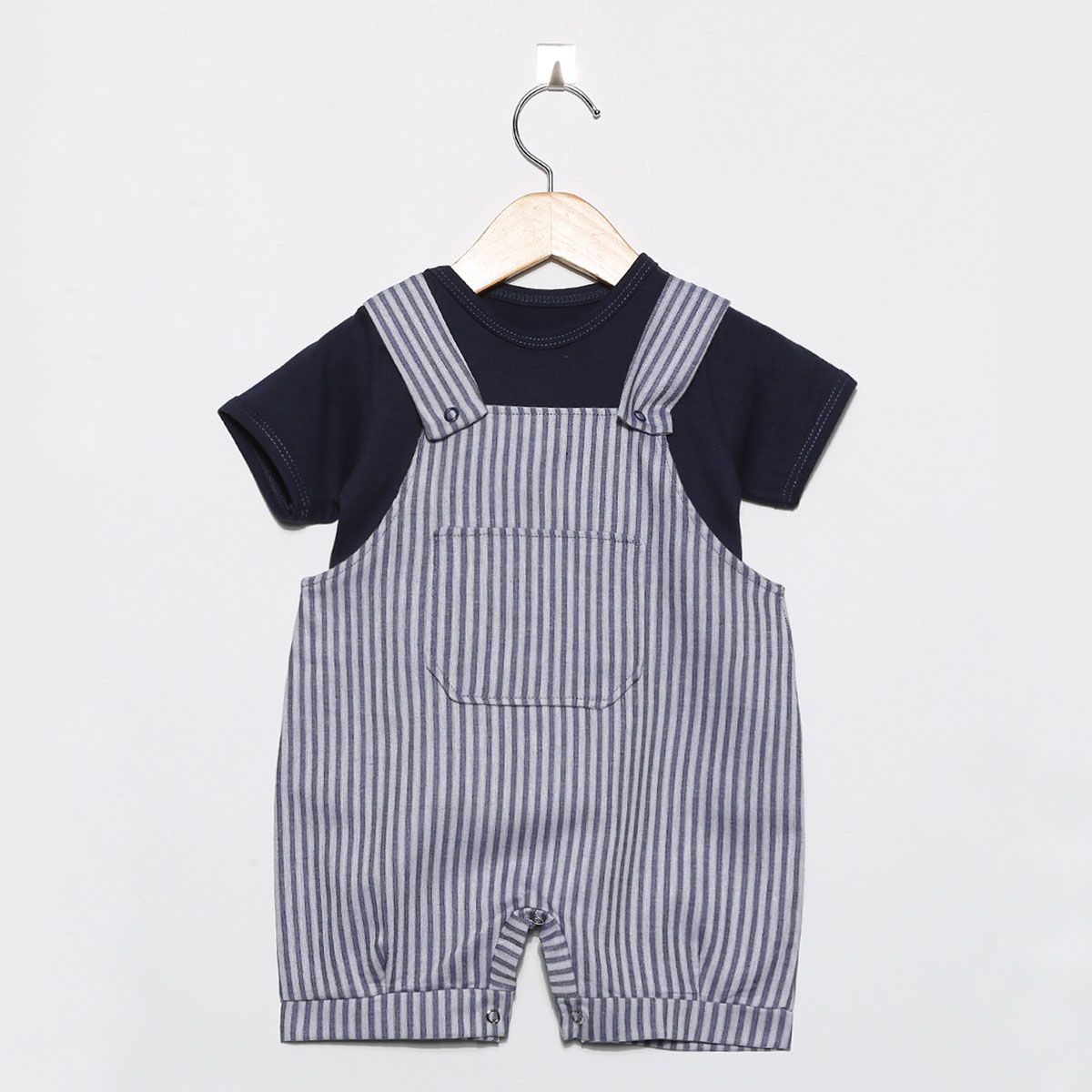 Macacão Curto Listrado Azul Marinho Tam G
